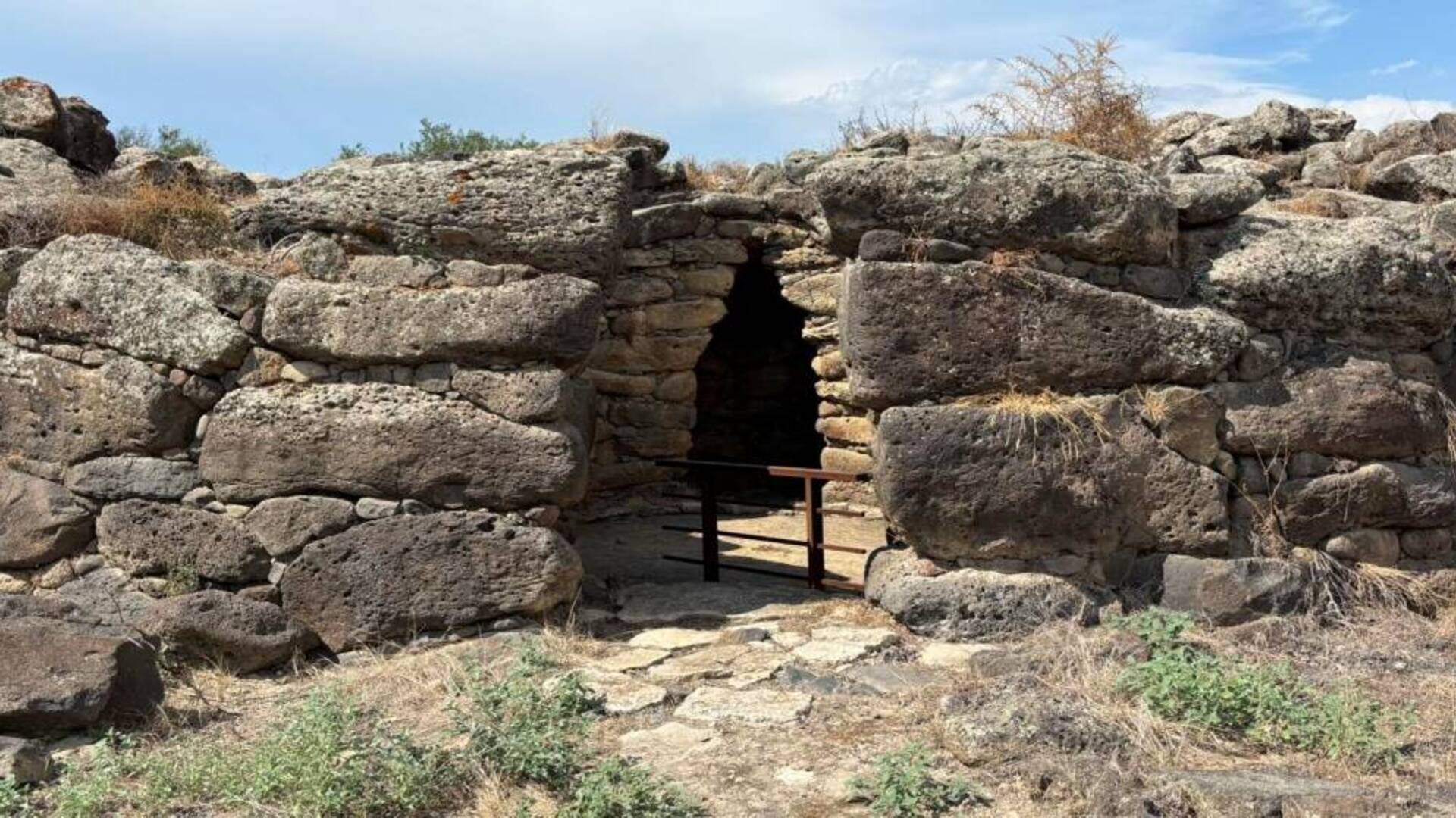 Nuraghe “Sa Domu Beccia” di Uras: dopo anni, presto il via a nuovi scavi archeologici
