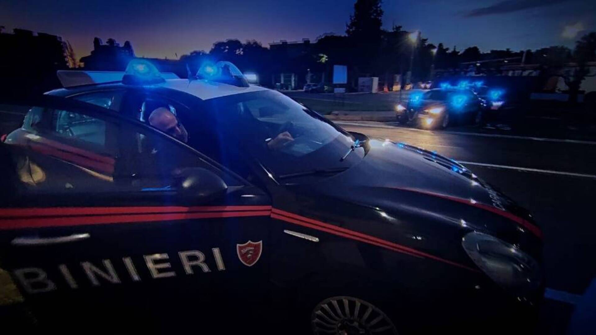 In giro con droga e al volante in stato di ebbrezza. Due denunce