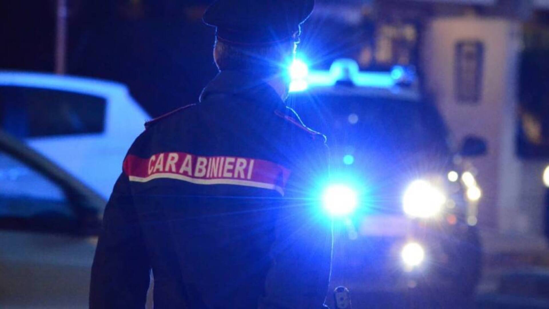 Grave incidente sul lavoro: operaio cade da dieci metri durante la rimozione di luminarie