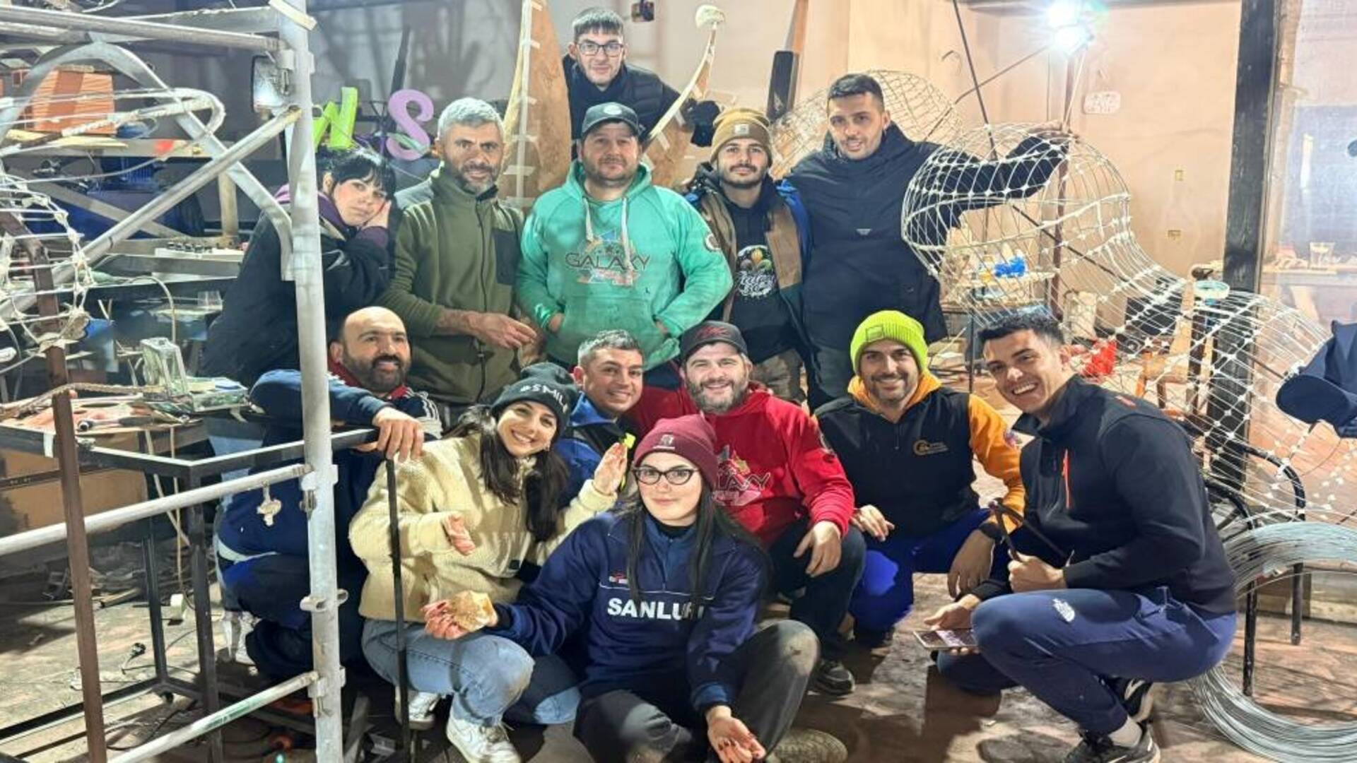 Sciami di insetti colorati nel Carnevale 2026 del Galaxy Team, che torna in pista dopo aver trovato una nuova casa