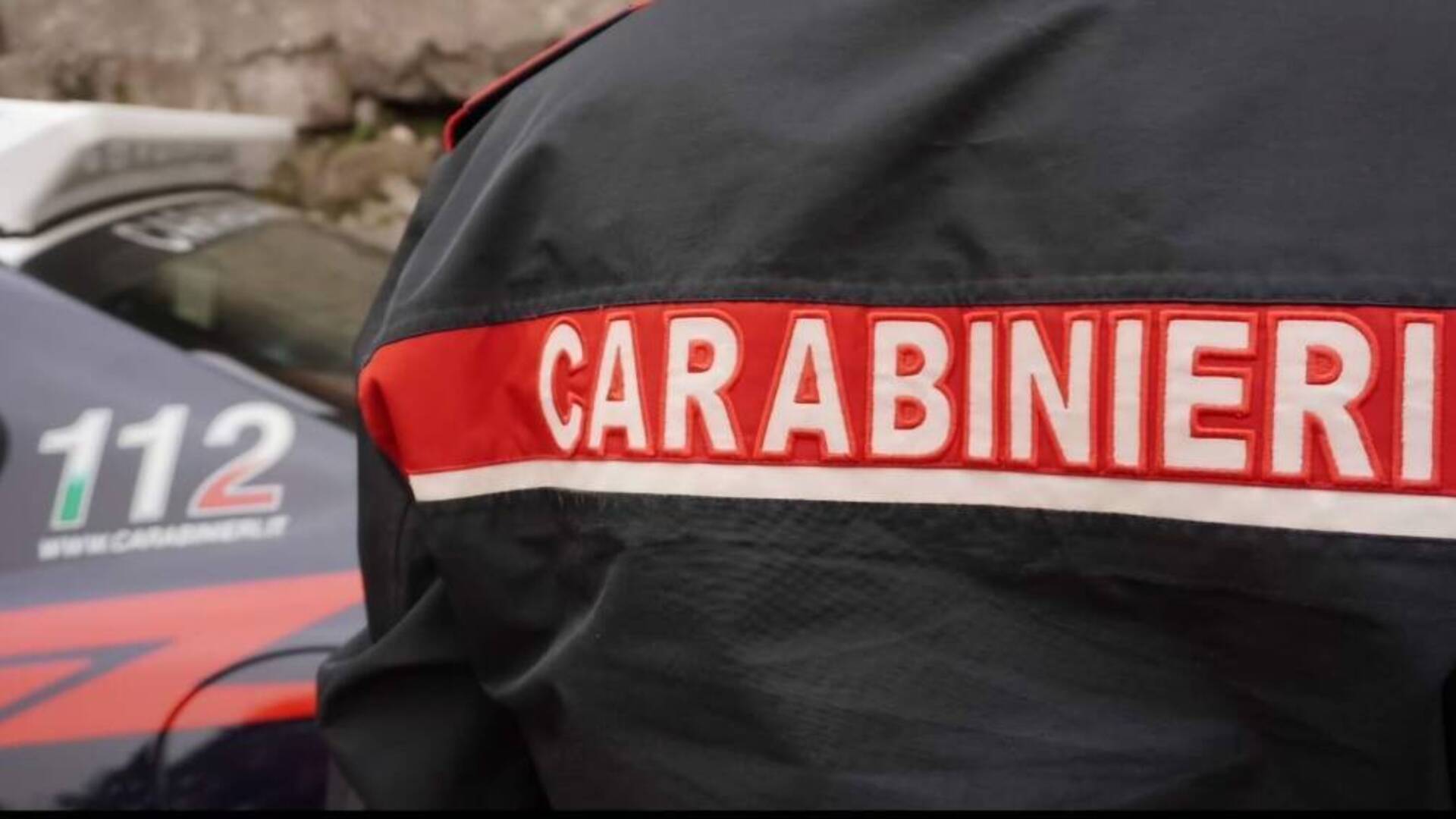Sorpreso dopo il furto nella scuola, nasconde in casa anche la refurtiva dei colpi precedenti: arrestato