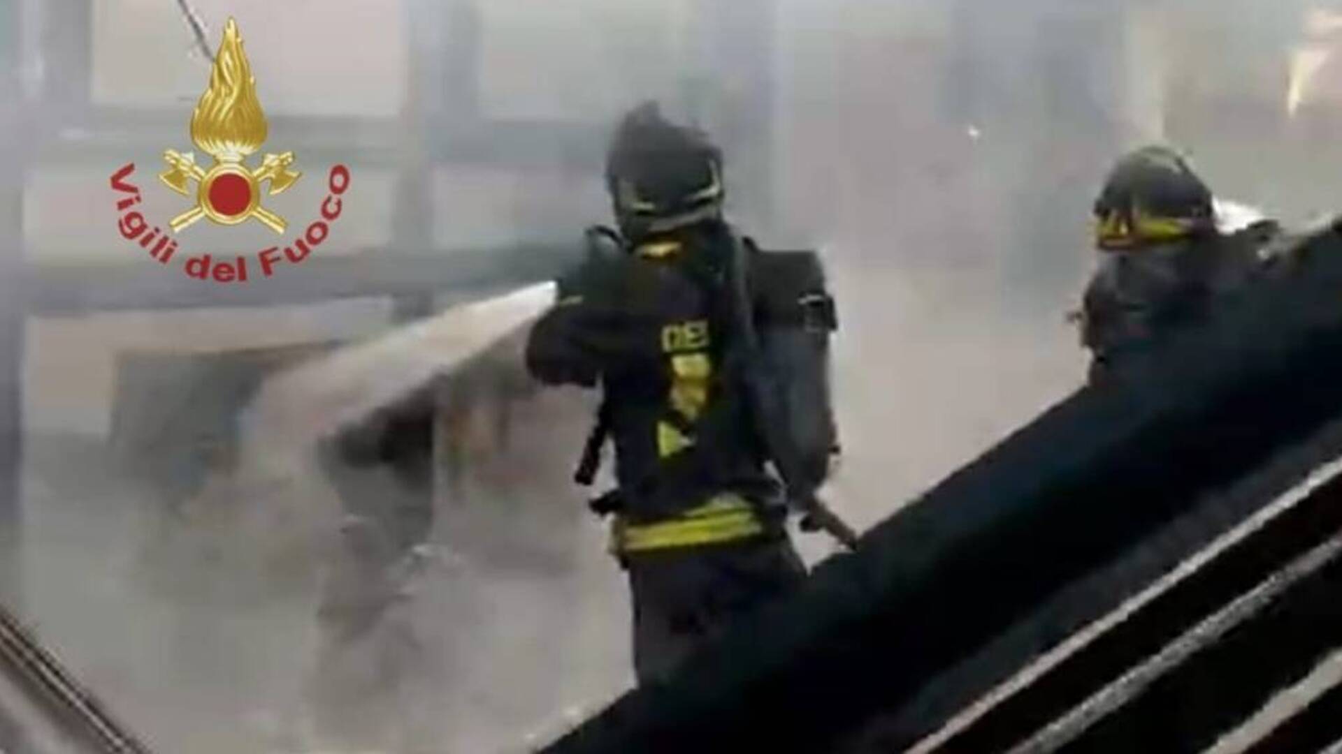 Incendio in un chiosco-bar: intervengono i vigili del fuoco