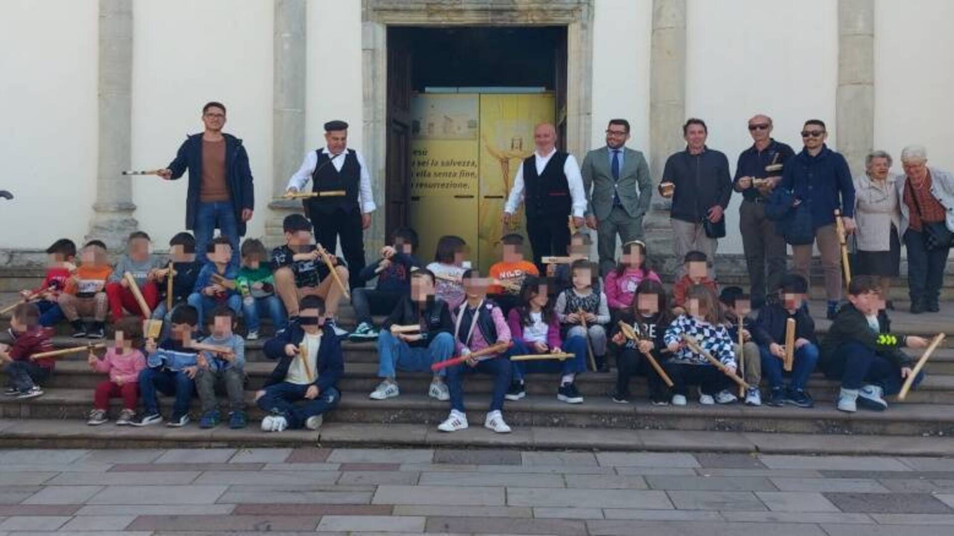 Tabeddas, matraccas e strocia arrà: a Marrubiu torna “Su Tocu de Mesuddì” del Venerdì Santo