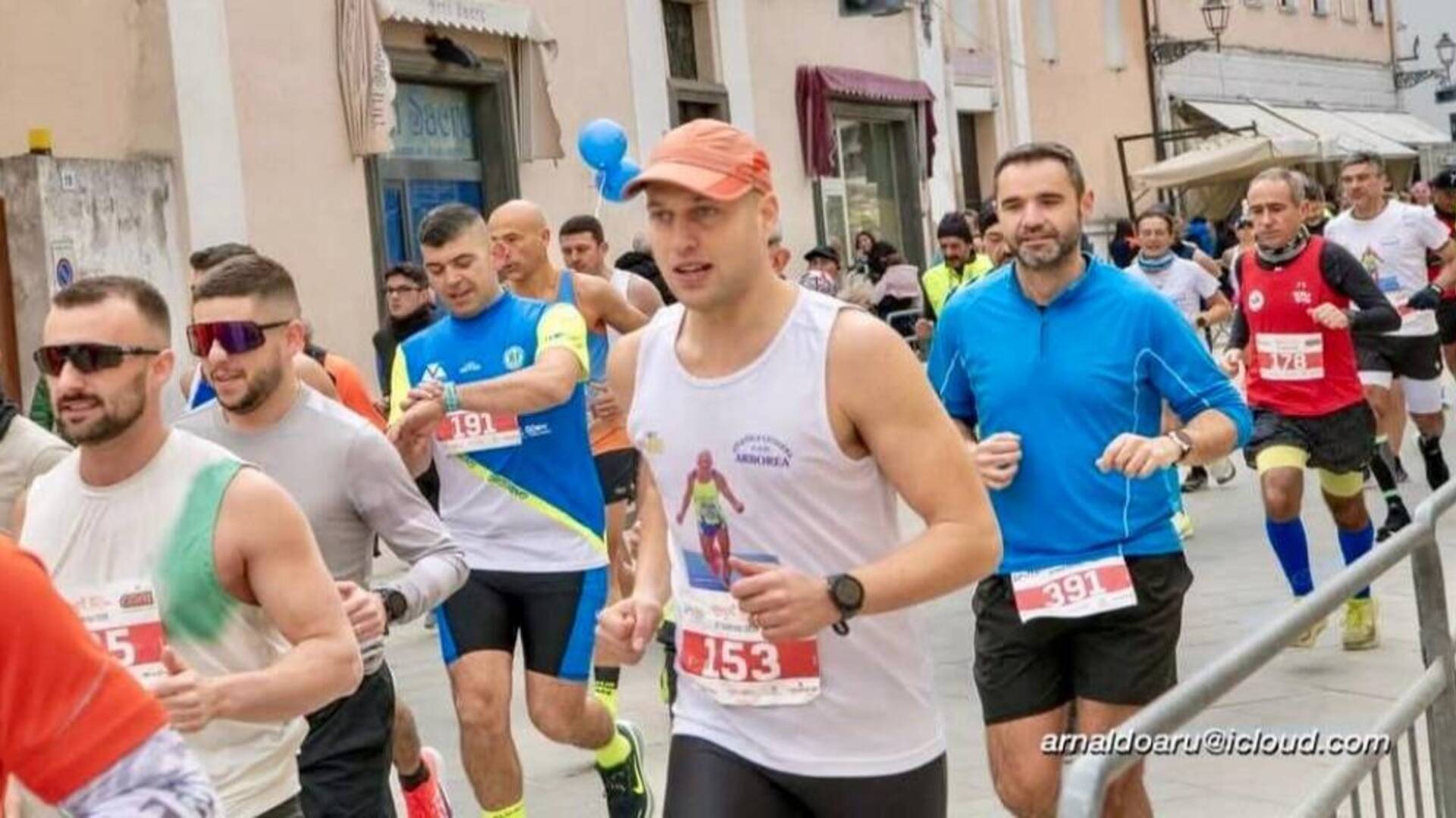 Andrea Giordano alla Maratona di Parigi per sostenere la lotta ai tumori infantili