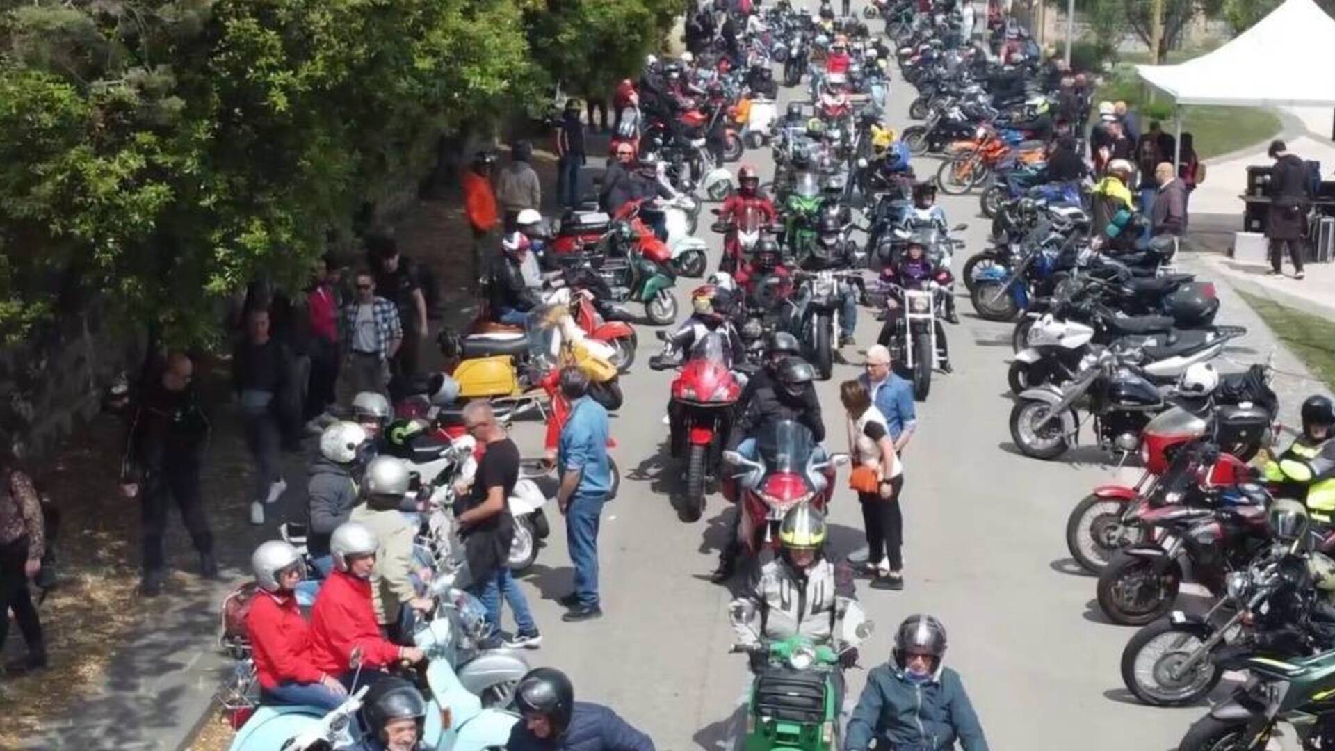 Moto, vespe e auto d’epoca a Uras con il 3° raduno dei Sons of Bikers