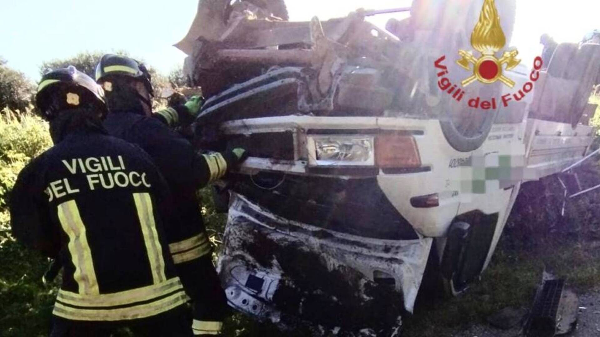 Scontro frontale lungo la statale: un ferito in codice rosso