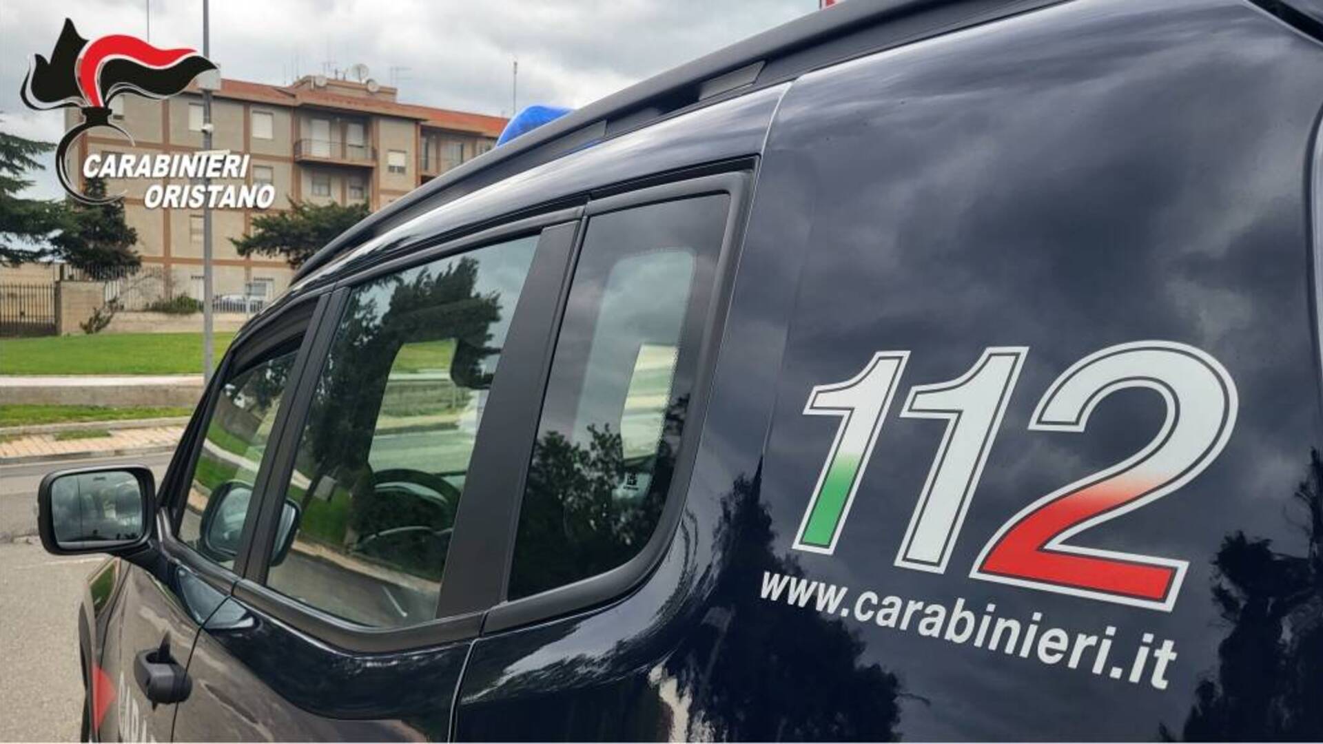 Ruba un monopattino dal cortile di una casa, poi ceduto due volte: denunciati in tre