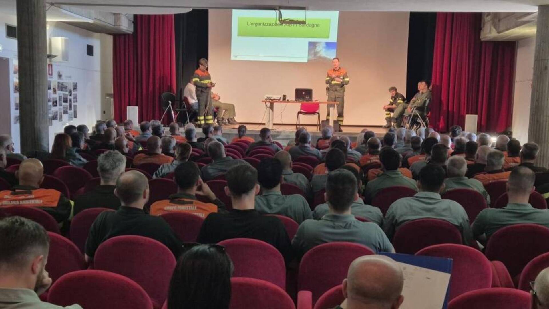 Piloti e  forestali studiano insieme i piani per la prossima campagna antincendio  in Sardegna