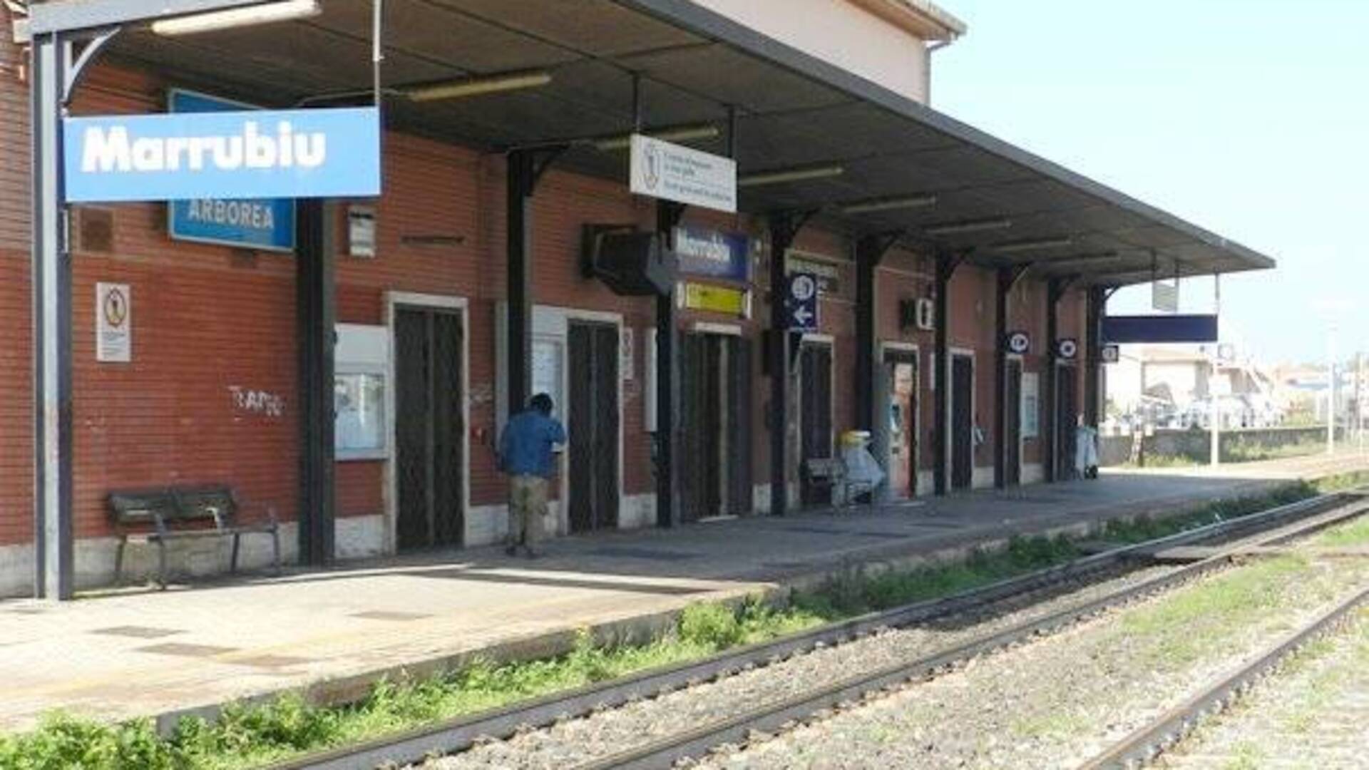 A Marrubiu fermate dei treni insufficienti: diritto alla mobilità e alla salute negato per ventimila utenti